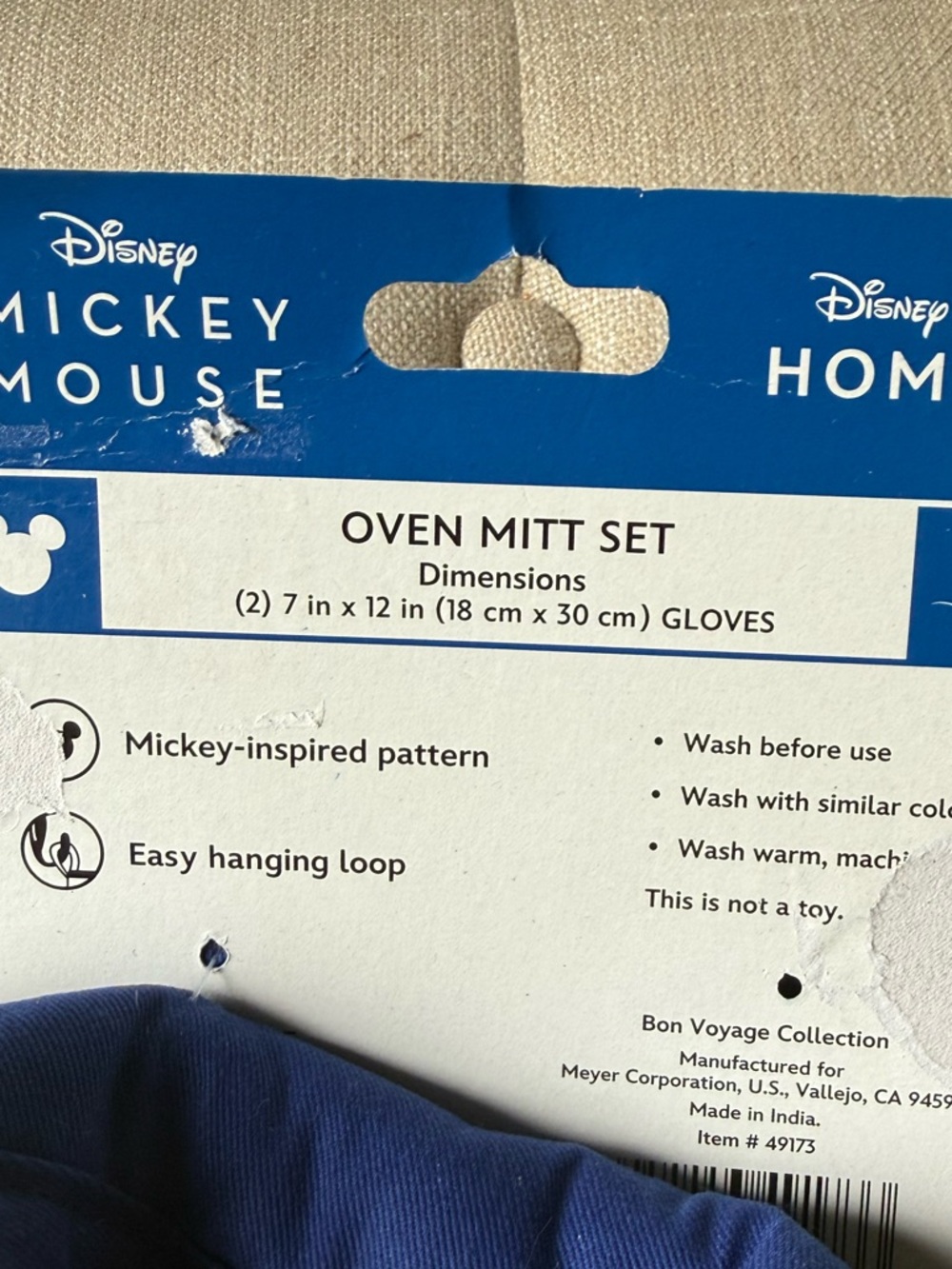 Disney Home Mickey Mouse Oven Mitt Set – Bon Voyage Collection - Picture 3 of 4